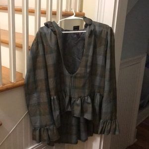 Outlander top plus size, size 1. So that is an xl